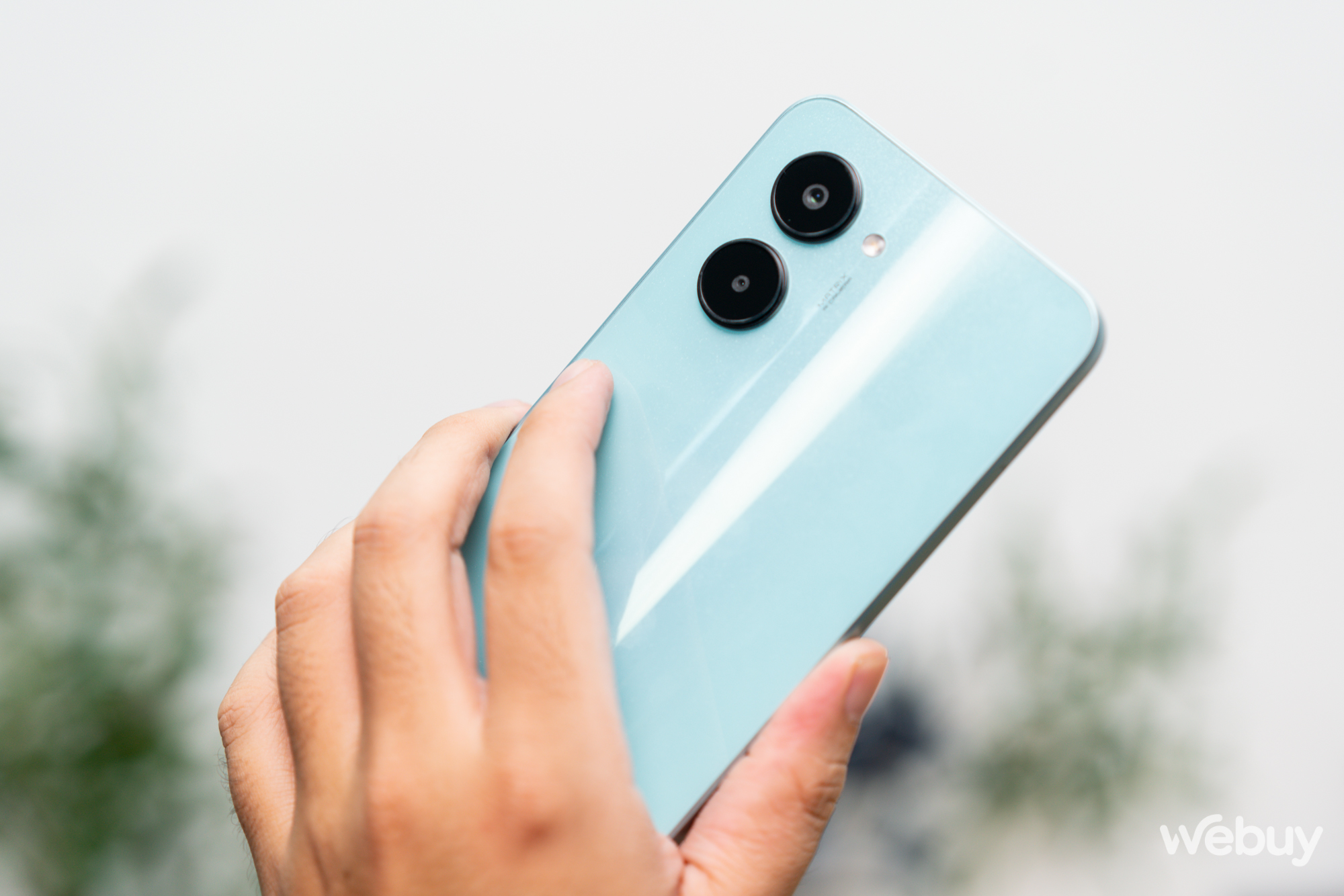 Đánh giá realme C33: Bóng bảy và bền bỉ - Ảnh 7. Đánh giá realme C33: Bóng bảy và bền bỉ - Ảnh 7.