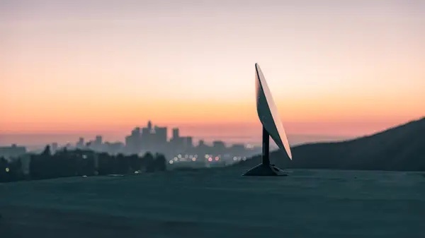 Tỉ phú Elon Musk thật lòng về dự án internet vệ tinh Starlink - Ảnh 1. Tỉ phú Elon Musk thật lòng về dự án internet vệ tinh Starlink - Ảnh 1.