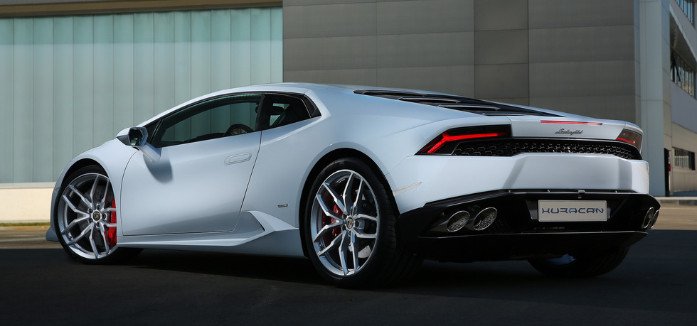 10 xe đắt nhất từng bị phá hủy tại phim trường: Bán lại cũng có giá lên tới 14 triệu USD - Ảnh 9. 10 xe đắt nhất từng bị phá hủy tại phim trường: Bán lại cũng có giá lên tới 14 triệu USD - Ảnh 9.