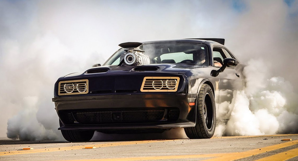 10 xe đắt nhất từng bị phá hủy tại phim trường: Bán lại cũng có giá lên tới 14 triệu USD - Ảnh 4. 10 xe đắt nhất từng bị phá hủy tại phim trường: Bán lại cũng có giá lên tới 14 triệu USD - Ảnh 4.