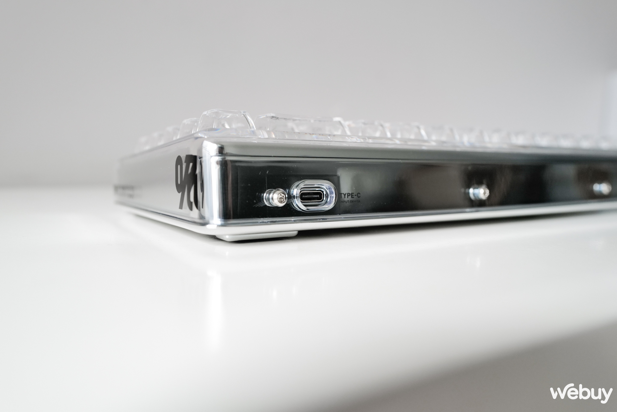 Trên tay bàn phím Lofree To Be The 1%: Điểm độc lạ nằm ở sự trong suốt - Ảnh 6. Trên tay bàn phím Lofree To Be The 1%: Điểm độc lạ nằm ở sự trong suốt - Ảnh 6.