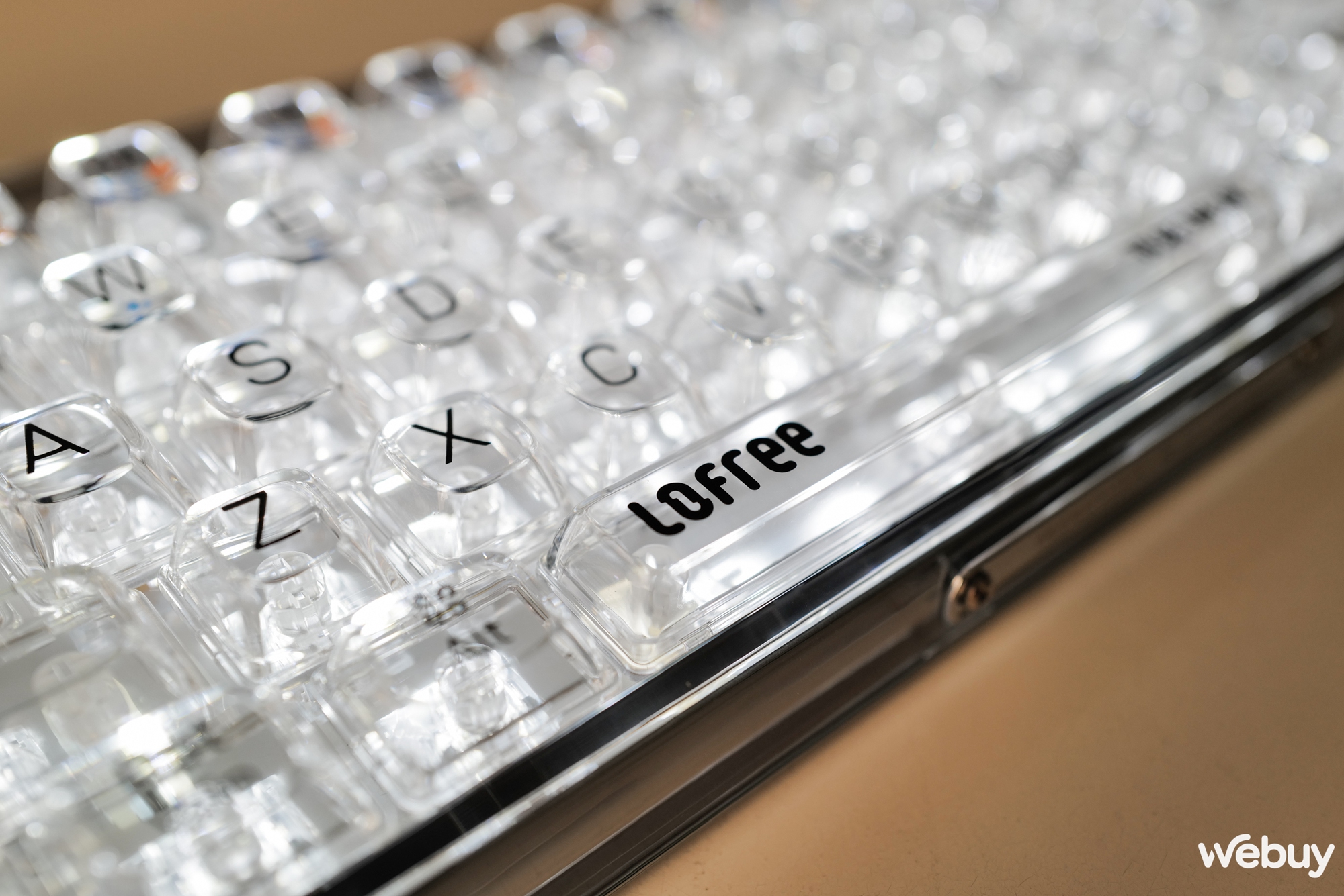 Trên tay bàn phím Lofree To Be The 1%: Điểm độc lạ nằm ở sự trong suốt - Ảnh 17. Trên tay bàn phím Lofree To Be The 1%: Điểm độc lạ nằm ở sự trong suốt - Ảnh 17.