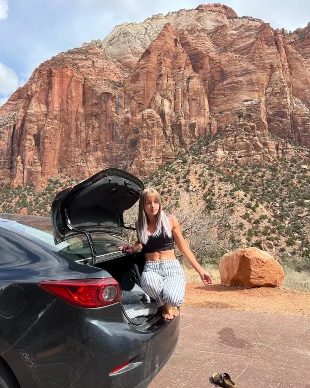 TikToker từ bỏ cuộc sống trên xe van do giá xăng tăng cao, muốn chuyển sang sống trên xe điện - Ảnh 4. TikToker từ bỏ cuộc sống trên xe van do giá xăng tăng cao, muốn chuyển sang sống trên xe điện - Ảnh 4.