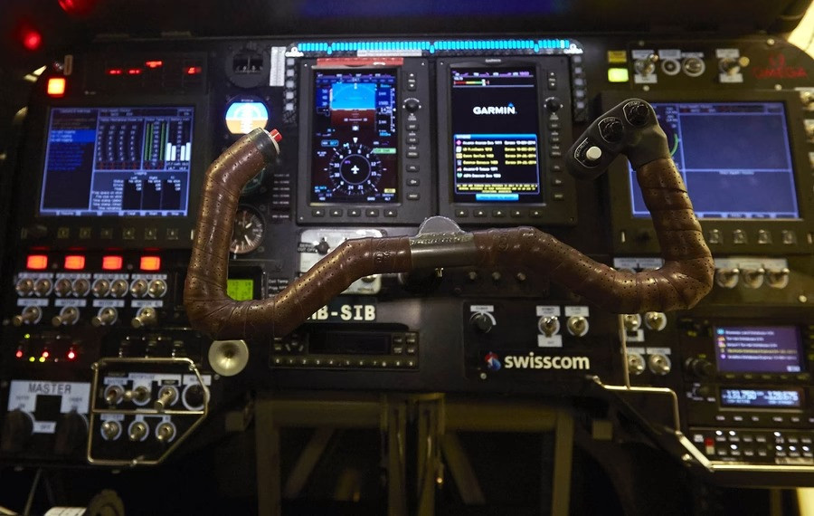 Hành trình của máy bay năng lượng mặt trời vòng quanh thế giới không tốn 1 giọt nhiên liệu - Ảnh 8. Hành trình của máy bay năng lượng mặt trời vòng quanh thế giới không tốn 1 giọt nhiên liệu - Ảnh 8.