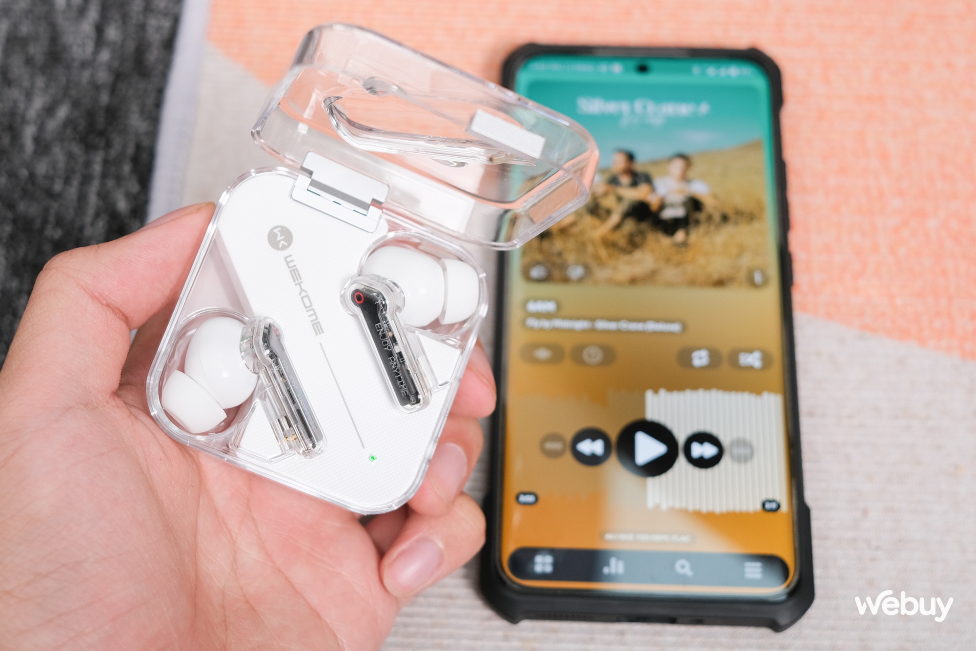 Wekome V51: Tai nghe TWS giá chỉ 350,000 đồng nhưng có thiết kế độc đáo - Ảnh 14. Wekome V51: Tai nghe TWS giá chỉ 350,000 đồng nhưng có thiết kế độc đáo - Ảnh 14.