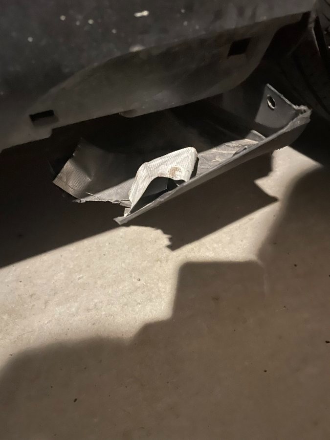 Xe điện Tesla: Lúc đi 'sướng' bao nhiêu, khi sửa lại 'khổ' bấy nhiêu - Ảnh 1. Xe điện Tesla: Lúc đi 'sướng' bao nhiêu, khi sửa lại 'khổ' bấy nhiêu - Ảnh 1.