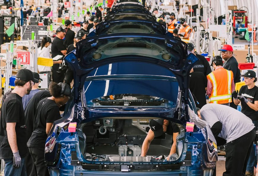 Đừng vội cho rằng Elon Musk 'điên': Ông đang cứu Twitter theo đúng cách đã làm và thành công với Tesla, SpaceX, sa thải, than 'có thể phá sản' chỉ là chiêu trò - Ảnh 1. Đừng vội cho rằng Elon Musk 'điên': Ông đang cứu Twitter theo đúng cách đã làm và thành công với Tesla, SpaceX, sa thải, than 'có thể phá sản' chỉ là chiêu trò - Ảnh 1.