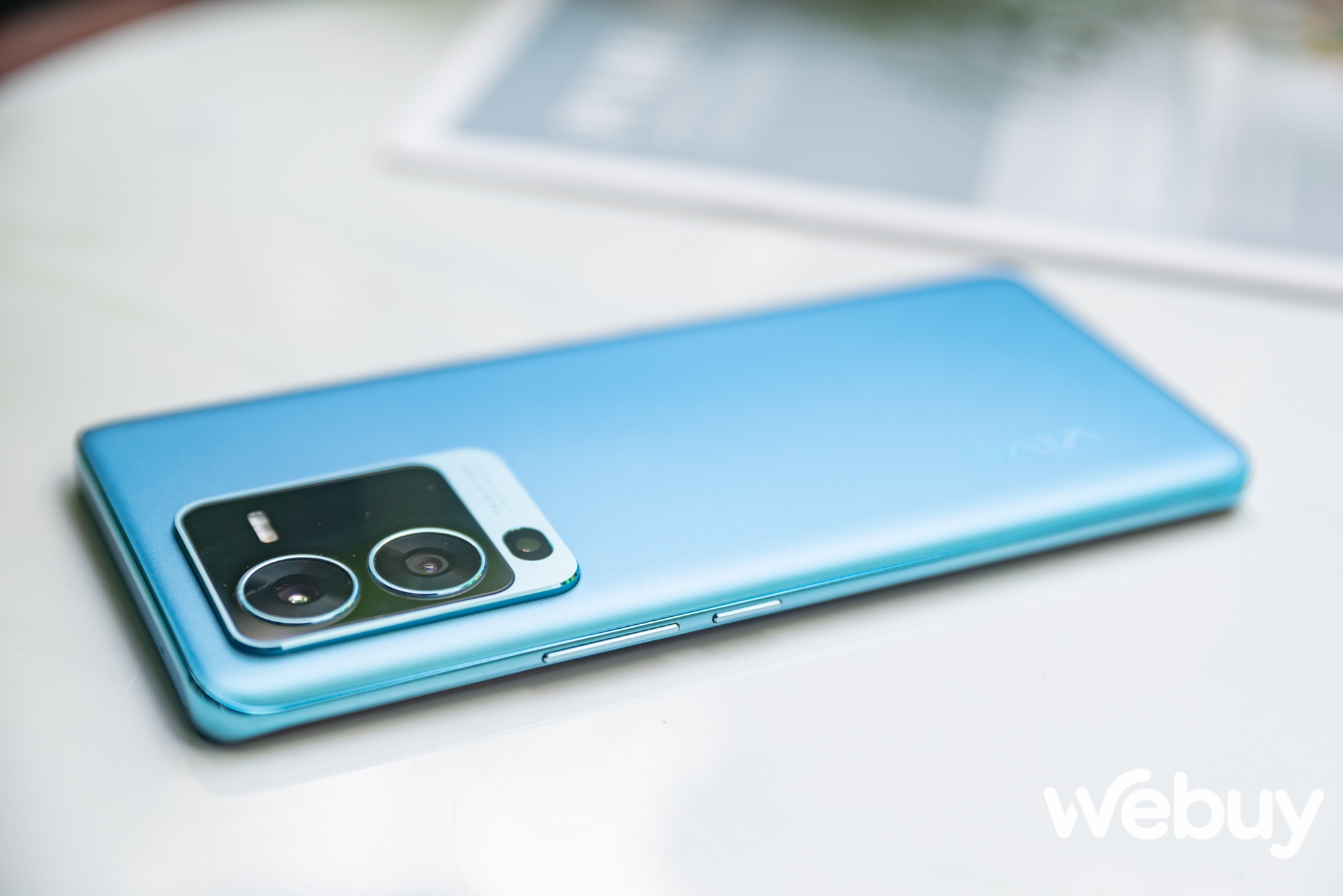 Cận cảnh vivo V25 Pro chính thức tại Việt Nam: Thiết kế cao cấp, tập trung trải nghiệm nhiếp ảnh, giá xấp xỉ 14 triệu đồng - Ảnh 2. Cận cảnh vivo V25 Pro chính thức tại Việt Nam: Thiết kế cao cấp, tập trung trải nghiệm nhiếp ảnh, giá xấp xỉ 14 triệu đồng - Ảnh 2.