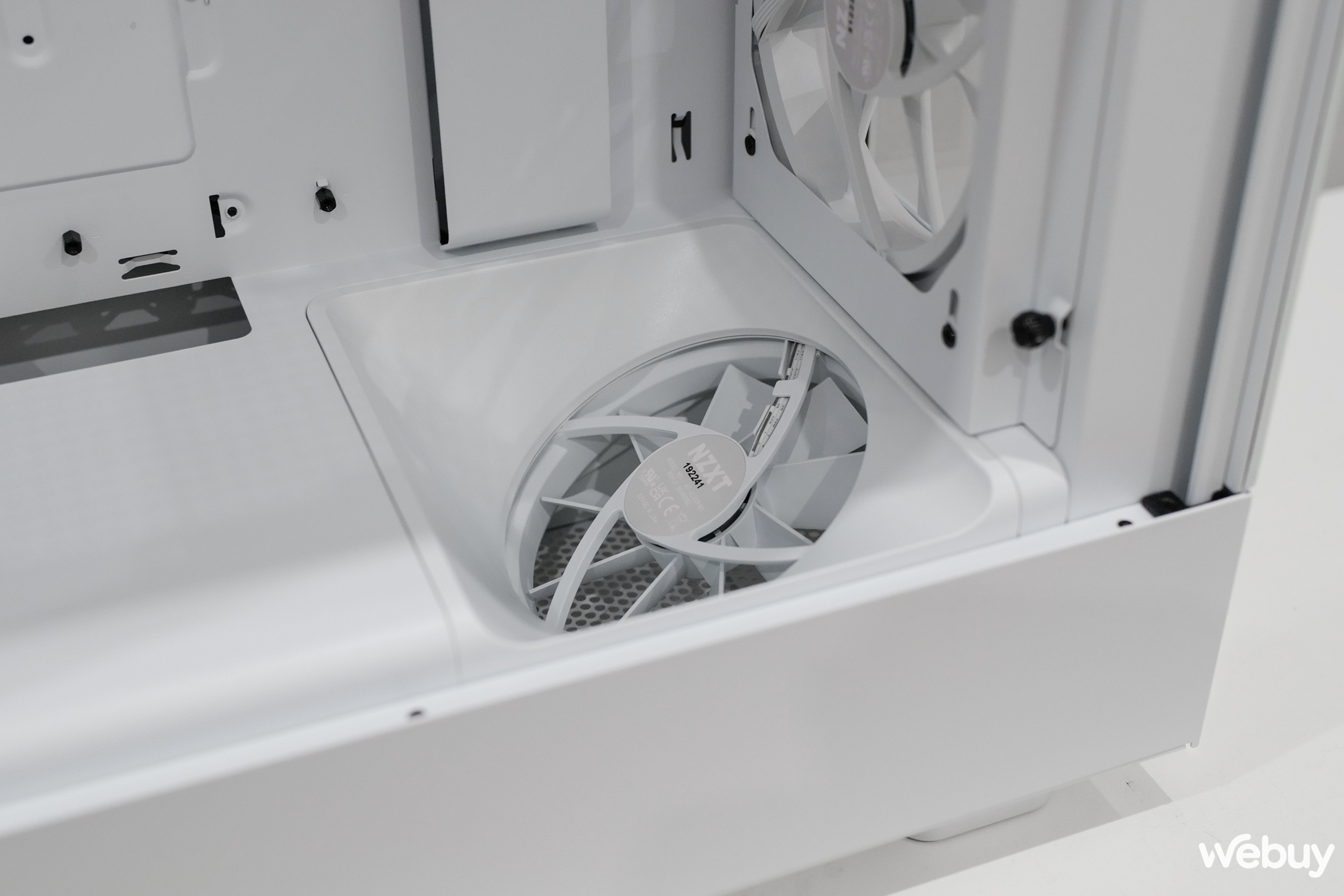 Đánh giá NZXT H5 Elite White: cái giá phải trả cho sắc đẹp là sự nóng bỏng - Ảnh 6. Đánh giá NZXT H5 Elite White: cái giá phải trả cho sắc đẹp là sự nóng bỏng - Ảnh 6.