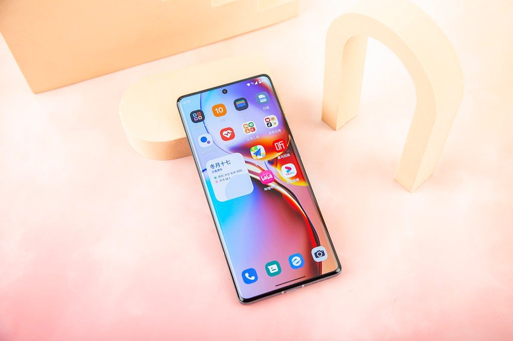 Motorola ra mắt smartphone chip Snapdragon 8 Gen 2 giá rẻ chỉ hơn 11 triệu đồng - Ảnh 3. Motorola ra mắt smartphone chip Snapdragon 8 Gen 2 giá rẻ chỉ hơn 11 triệu đồng - Ảnh 3.