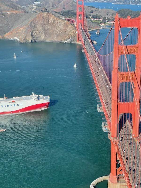Con tàu chở 999 xe VinFast VF8 đã cập cảng California (Mỹ) - Ảnh 4. Con tàu chở 999 xe VinFast VF8 đã cập cảng California (Mỹ) - Ảnh 4.