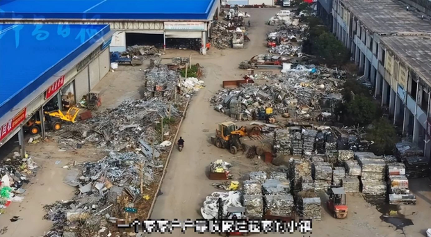 Nơi người dân đổi đời nhờ đi nhặt phế liệu, trở thành đối tác của Mercedes-Benz do biết tận dụng một thứ - Ảnh 1. Nơi người dân đổi đời nhờ đi nhặt phế liệu, trở thành đối tác của Mercedes-Benz do biết tận dụng một thứ - Ảnh 1.