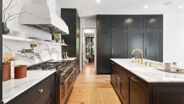 Ngôi sao Avatar từng bán toàn bộ tài sản, phải sống trong ô tô và bước ngoặt sở hữu gia tài hơn 700 tỷ - Ảnh 7. Ngôi sao Avatar từng bán toàn bộ tài sản, phải sống trong ô tô và bước ngoặt sở hữu gia tài hơn 700 tỷ - Ảnh 7.