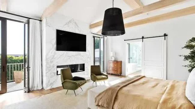 Ngôi sao Avatar từng bán toàn bộ tài sản, phải sống trong ô tô và bước ngoặt sở hữu gia tài hơn 700 tỷ - Ảnh 6. Ngôi sao Avatar từng bán toàn bộ tài sản, phải sống trong ô tô và bước ngoặt sở hữu gia tài hơn 700 tỷ - Ảnh 6.