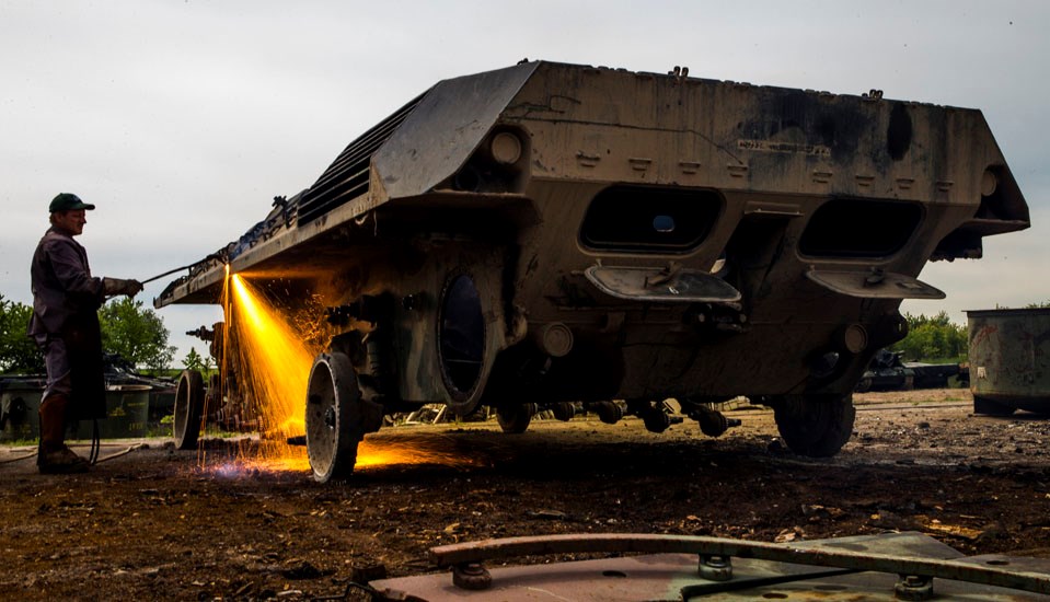 3 nghĩa địa xe tăng lớn nhất thế giới: Nơi yên nghỉ của hàng trăm, hàng nghìn ‘con quái vật bằng sắt’, từ chiến binh hóa thành đống sắt vụn - Ảnh 11. 3 nghĩa địa xe tăng lớn nhất thế giới: Nơi yên nghỉ của hàng trăm, hàng nghìn ‘con quái vật bằng sắt’, từ chiến binh hóa thành đống sắt vụn - Ảnh 11.