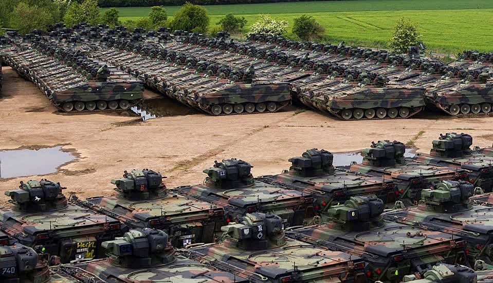 3 nghĩa địa xe tăng lớn nhất thế giới: Nơi yên nghỉ của hàng trăm, hàng nghìn ‘con quái vật bằng sắt’, từ chiến binh hóa thành đống sắt vụn - Ảnh 8. 3 nghĩa địa xe tăng lớn nhất thế giới: Nơi yên nghỉ của hàng trăm, hàng nghìn ‘con quái vật bằng sắt’, từ chiến binh hóa thành đống sắt vụn - Ảnh 8.