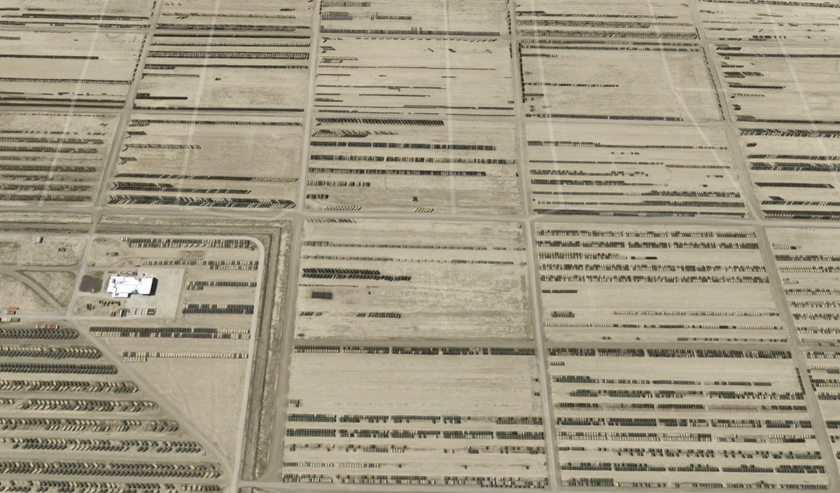 3 nghĩa địa xe tăng lớn nhất thế giới: Nơi yên nghỉ của hàng trăm, hàng nghìn ‘con quái vật bằng sắt’, từ chiến binh hóa thành đống sắt vụn - Ảnh 7. 3 nghĩa địa xe tăng lớn nhất thế giới: Nơi yên nghỉ của hàng trăm, hàng nghìn ‘con quái vật bằng sắt’, từ chiến binh hóa thành đống sắt vụn - Ảnh 7.