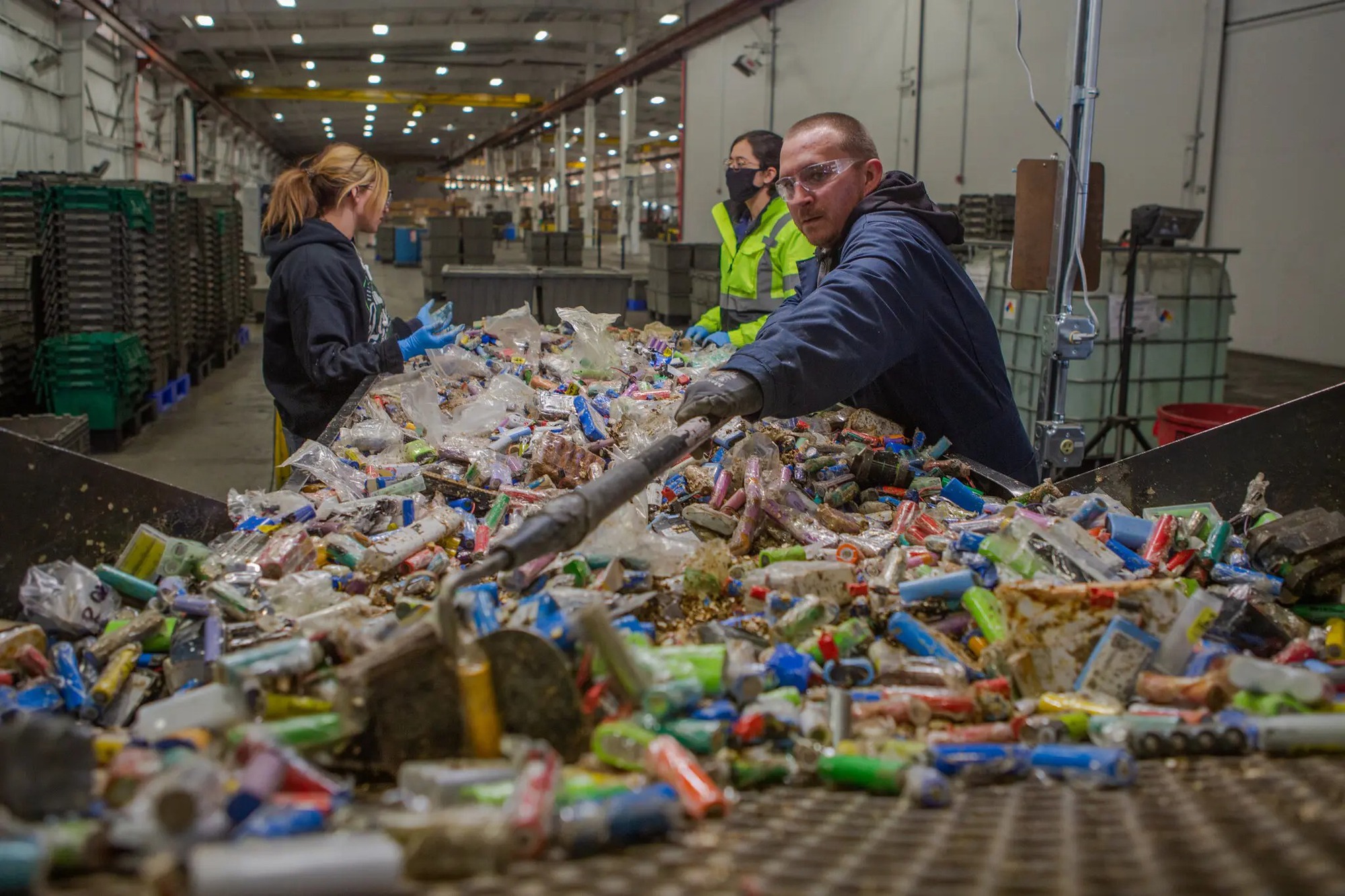 Ô tô điện đang ‘bay cao’, nhưng còn lâu thời điểm tái chế pin của chúng mới tới - Ảnh 10. Ô tô điện đang ‘bay cao’, nhưng còn lâu thời điểm tái chế pin của chúng mới tới - Ảnh 10.