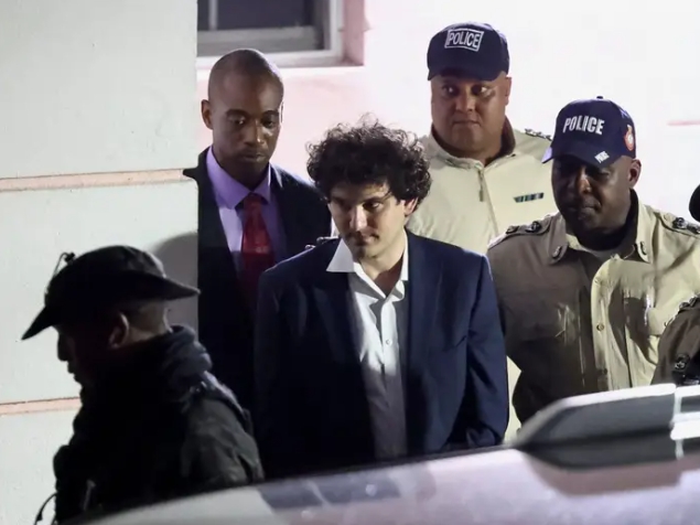 Tổng kết thị trường tiền điện tử năm 2022: ‘Thảm họa’ LUNA, FTX, Bitcoin giảm 64%, hiệu ứng domino phá sản của các công ty tiền điện tử lớn - Ảnh 8. Tổng kết thị trường tiền điện tử năm 2022: ‘Thảm họa’ LUNA, FTX, Bitcoin giảm 64%, hiệu ứng domino phá sản của các công ty tiền điện tử lớn - Ảnh 8.