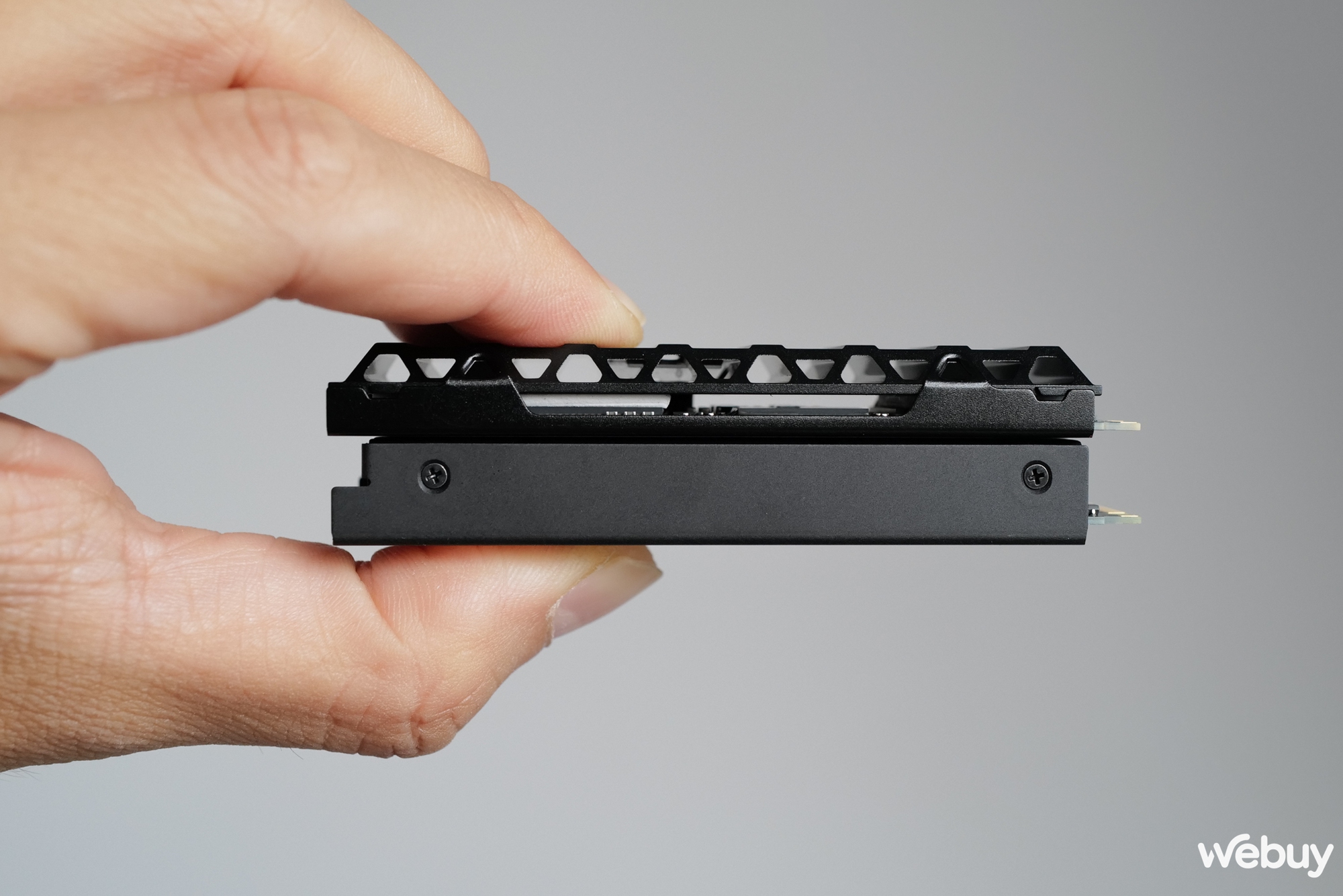 Trên tay SSD cao cấp Kingston Fury Renegade: PCIe 4.0 tốc độ cao, tích hợp sẵn cả tản nhiệt - Ảnh 9. Trên tay SSD cao cấp Kingston Fury Renegade: PCIe 4.0 tốc độ cao, tích hợp sẵn cả tản nhiệt - Ảnh 9.