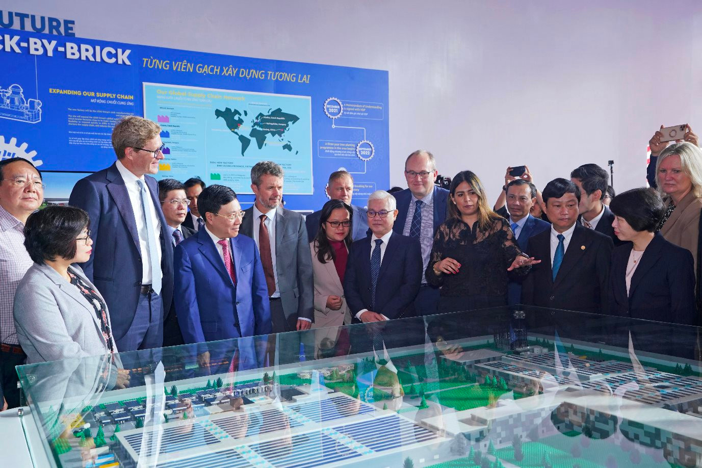 Sếp LEGO và những điều chưa kể về việc đặt nhà máy bền vững lớn nhất thế giới tại Việt Nam - Ảnh 9. Sếp LEGO và những điều chưa kể về việc đặt nhà máy bền vững lớn nhất thế giới tại Việt Nam - Ảnh 9.