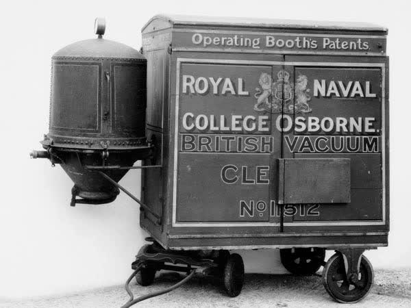 Các vật dụng quen thuộc trông thế nào khi mới được phát minh, khác biệt đến đặt cạnh nhau cũng hiếm ai nhận ra - Ảnh 1. Các vật dụng quen thuộc trông thế nào khi mới được phát minh, khác biệt đến đặt cạnh nhau cũng hiếm ai nhận ra - Ảnh 1.