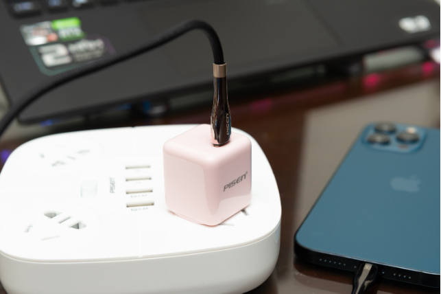 PISEN sử dụng hợp kim kẽm Titan để tăng độ bền cho dây cáp sạc mới - Ảnh 2. PISEN sử dụng hợp kim kẽm Titan để tăng độ bền cho dây cáp sạc mới - Ảnh 2.