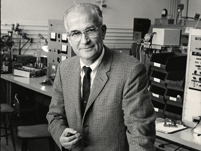 ‘8 kẻ phản bội’ và sự ra đời của Silicon Valley - Ảnh 1. ‘8 kẻ phản bội’ và sự ra đời của Silicon Valley - Ảnh 1.