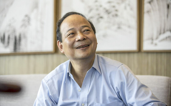 Chân dung 'vua pin xe điện' mà cả Elon Musk và Tim Cook đều phải nhờ vả: Tiến sĩ tạo ra loại pin có tuổi thọ 16 năm, chạy được 2 triệu km - Ảnh 1. Chân dung 'vua pin xe điện' mà cả Elon Musk và Tim Cook đều phải nhờ vả: Tiến sĩ tạo ra loại pin có tuổi thọ 16 năm, chạy được 2 triệu km - Ảnh 1.