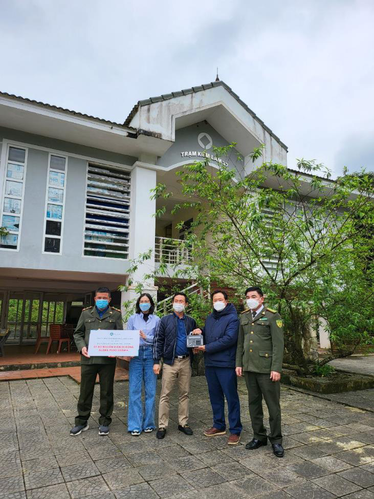 Công ty Alena Energy trao tặng 07 bộ nguồn điện di động ALENA P500 cho BQL Vườn Quốc Gia Phong Nha – Kẻ Bàng - Ảnh 1. Công ty Alena Energy trao tặng 07 bộ nguồn điện di động ALENA P500 cho BQL Vườn Quốc Gia Phong Nha – Kẻ Bàng - Ảnh 1.