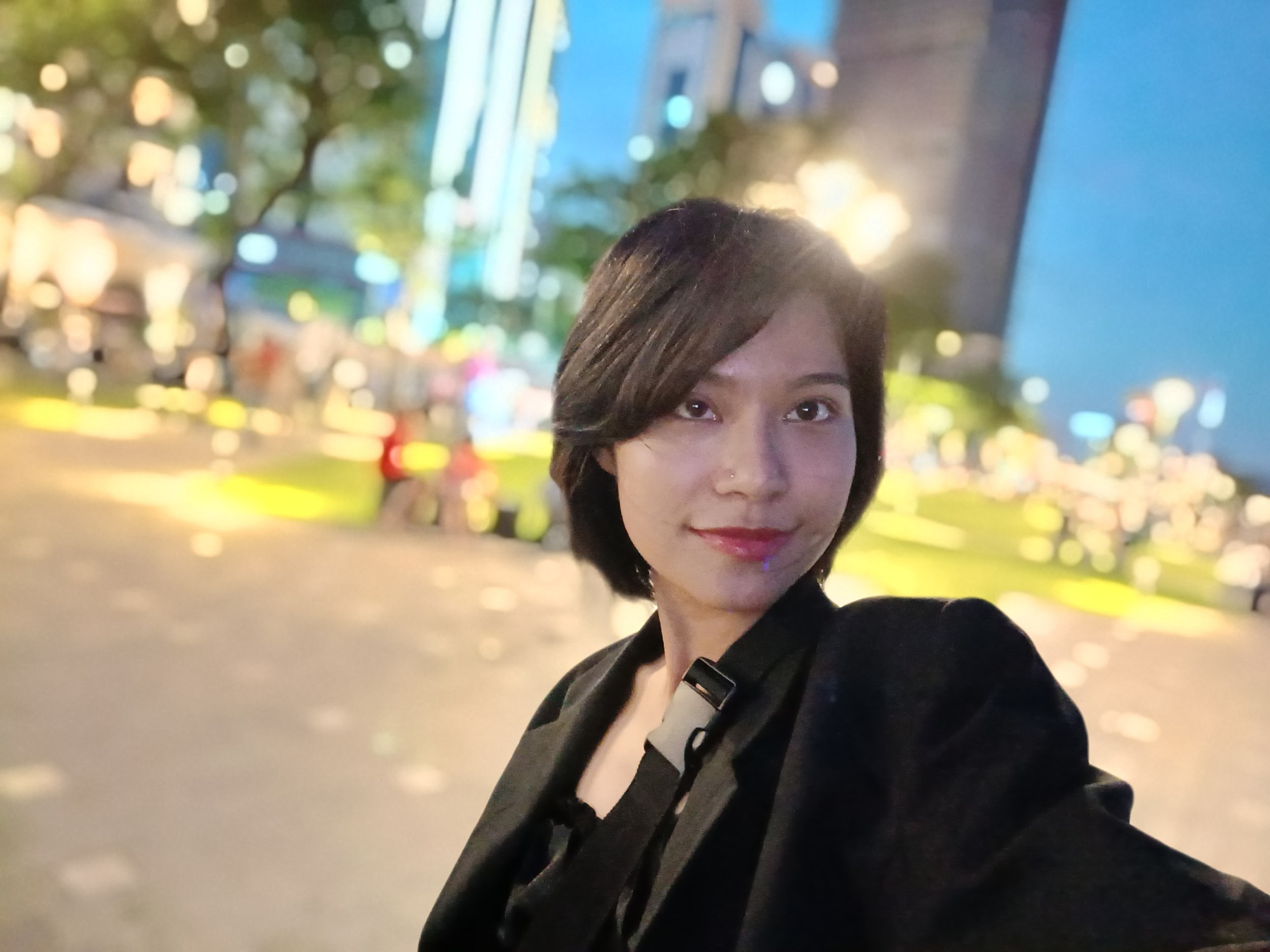 Thách thức selfie cùng vivo V23 5G: camera selfie kép có làm nên được bất ngờ - Ảnh 16. Thách thức selfie cùng vivo V23 5G: camera selfie kép có làm nên được bất ngờ - Ảnh 16.