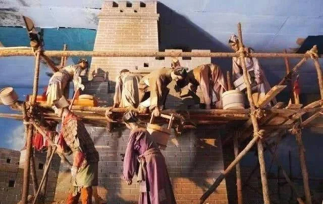 Tại sao Vạn Lý Trường Thành 2000 năm không đổ dù chỉ được xây dựng bằng đất và đá? Bí mật nằm ở thứ vữa bền hơn cả bê tông mà người xưa sáng tạo nên - Ảnh 3. Tại sao Vạn Lý Trường Thành 2000 năm không đổ dù chỉ được xây dựng bằng đất và đá? Bí mật nằm ở thứ vữa bền hơn cả bê tông mà người xưa sáng tạo nên - Ảnh 3.