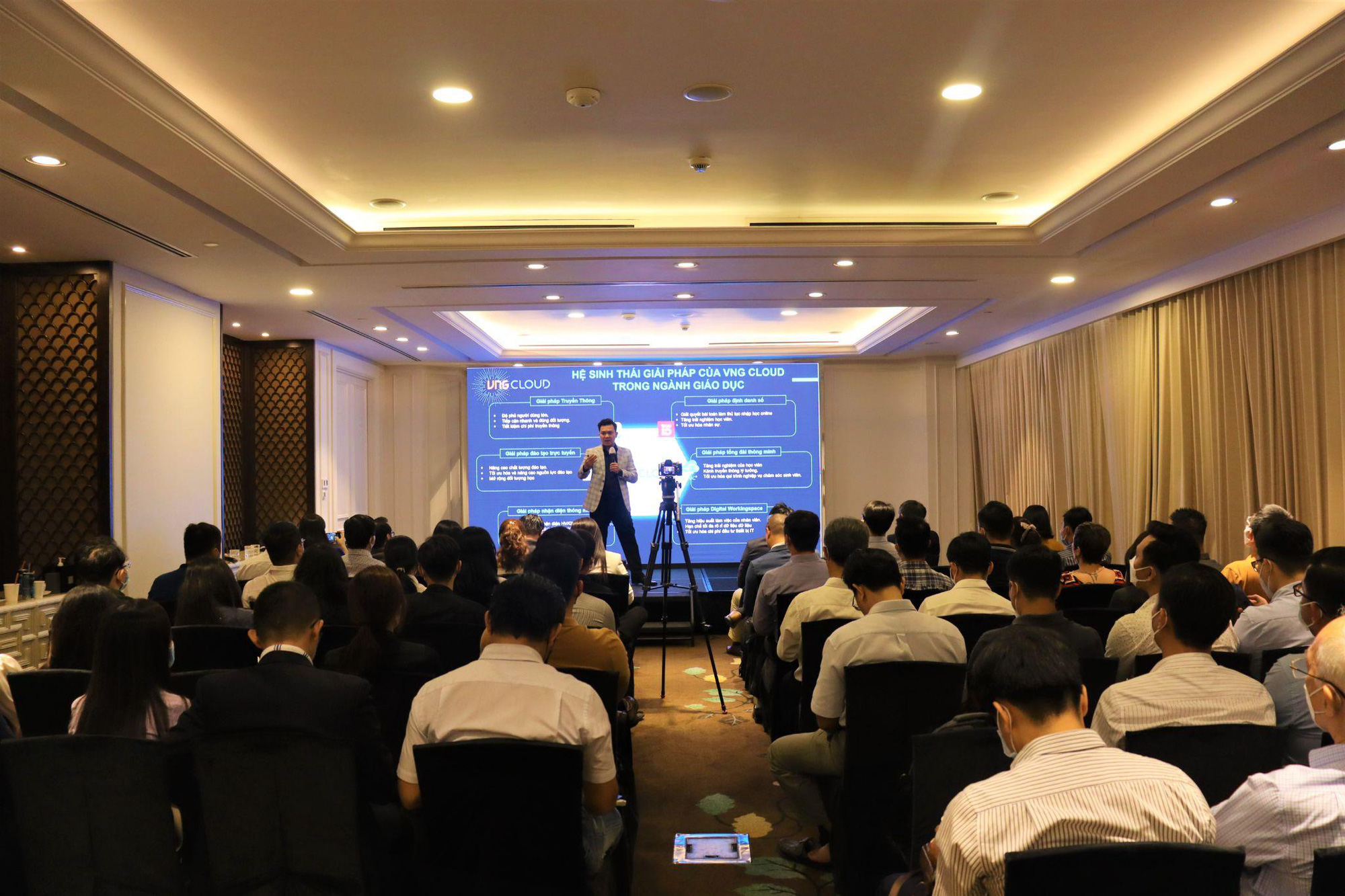 Chuyển đổi số giáo dục - thay đổi để thích nghi - Ảnh 5. Chuyển đổi số giáo dục - thay đổi để thích nghi - Ảnh 5.