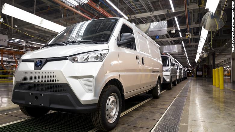 Bong bóng xe điện nguy cơ sắp vỡ tung: Loạt công ty từ Mỹ tới Trung Quốc giảm giá trị cả nửa, đến Tesla cũng không 'thoát' đà giảm - Ảnh 2. Bong bóng xe điện nguy cơ sắp vỡ tung: Loạt công ty từ Mỹ tới Trung Quốc giảm giá trị cả nửa, đến Tesla cũng không 'thoát' đà giảm - Ảnh 2.