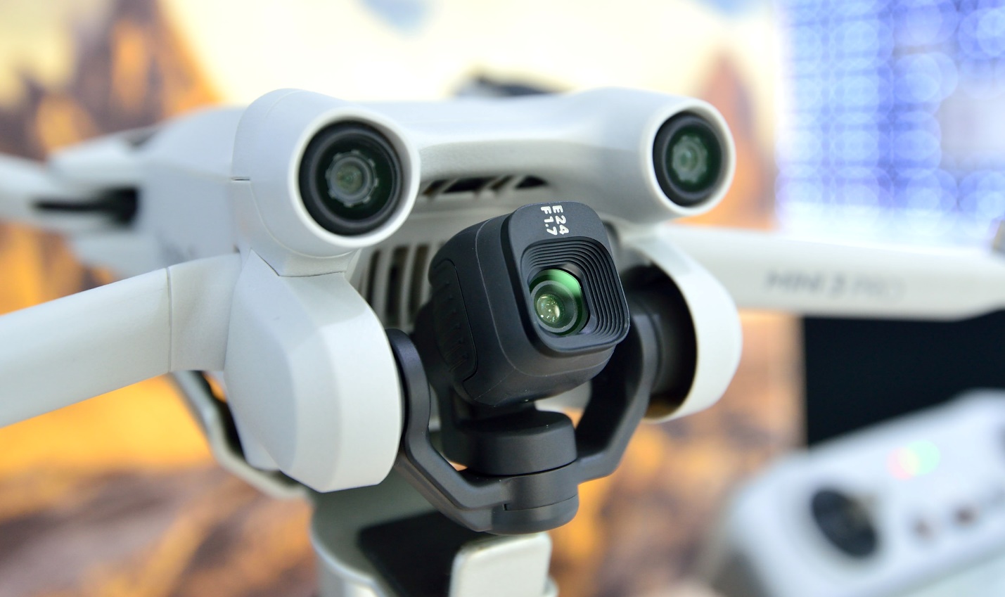 Mini 3 Pro ra mắt: Cảm biến ảnh mới lớn hơn, nét hơn, quay chụp chiều dọc, pin bền hơn và bộ điều khiển mới cực “xịn” - Ảnh 3. Mini 3 Pro ra mắt: Cảm biến ảnh mới lớn hơn, nét hơn, quay chụp chiều dọc, pin bền hơn và bộ điều khiển mới cực “xịn” - Ảnh 3.