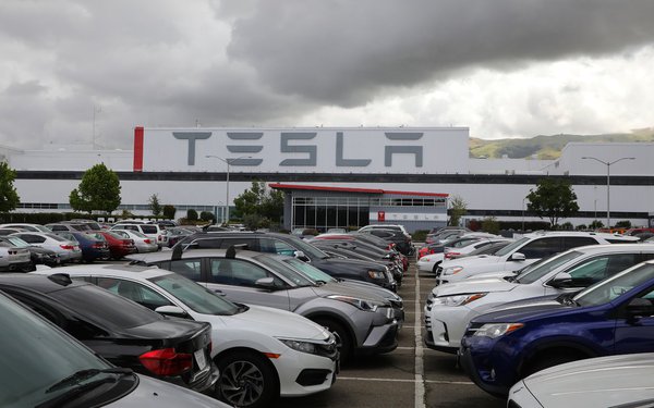 Đế chế Tesla lung lay vì sự bảo thủ của Elon Musk? - Ảnh 1. Đế chế Tesla lung lay vì sự bảo thủ của Elon Musk? - Ảnh 1.