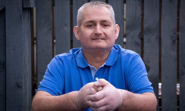 30 bác sĩ phẫu thuật trong 12 tiếng giúp người đàn ông ghép đôi bàn tay mới - Ảnh 3. 30 bác sĩ phẫu thuật trong 12 tiếng giúp người đàn ông ghép đôi bàn tay mới - Ảnh 3.