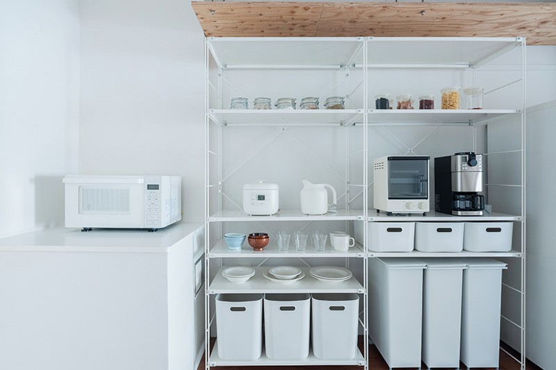 Ghé thăm ngôi nhà 64m2 không có một chiếc tủ nào ở Nhật Bản: Nội thất vẫn sạch sẽ, mới mẻ, rất sáng mắt mà không hề chật chội - Ảnh 3. Ghé thăm ngôi nhà 64m2 không có một chiếc tủ nào ở Nhật Bản: Nội thất vẫn sạch sẽ, mới mẻ, rất sáng mắt mà không hề chật chội - Ảnh 3.