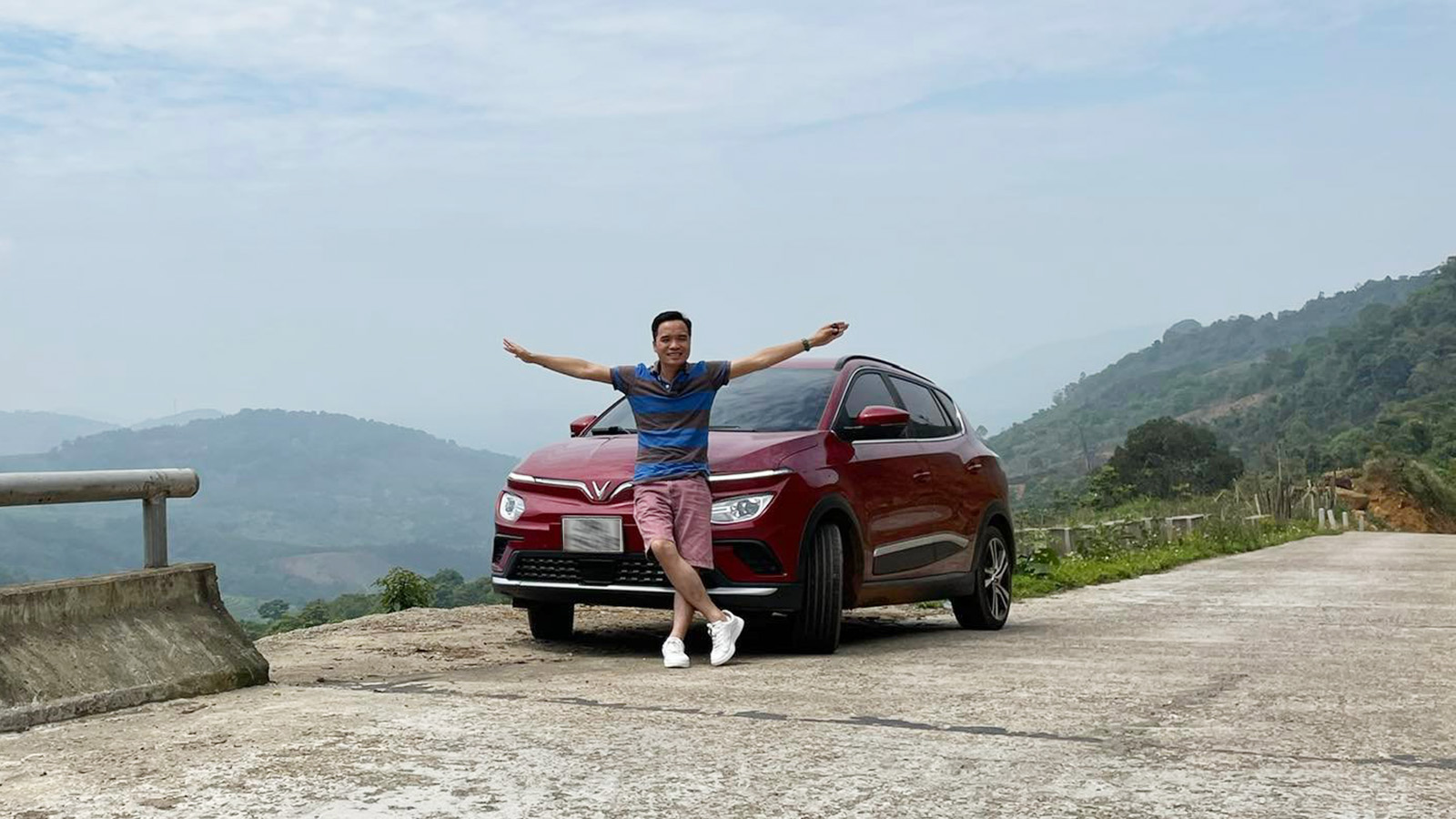 Chủ VinFast VF e34 tại Hoà Bình: Xe hợp đi đèo núi, sạc ban đầu bất tiện nhưng biết cách sẽ thích nghi - Ảnh 4. Chủ VinFast VF e34 tại Hoà Bình: Xe hợp đi đèo núi, sạc ban đầu bất tiện nhưng biết cách sẽ thích nghi - Ảnh 4.