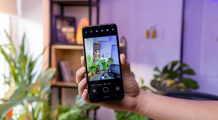 Những điện thoại giá rẻ, pin lâu mới ra mắt tại Việt Nam - Ảnh 7. Những điện thoại giá rẻ, pin lâu mới ra mắt tại Việt Nam - Ảnh 7.