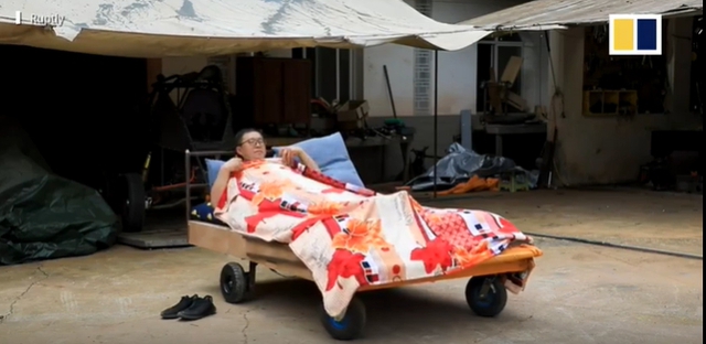 Không thể “vượt lười” mỗi sáng, người đàn ông bèn thiết kế xe giường” có thể ngả lưng ở mọi nơi, mọi lúc - Ảnh 4. Không thể “vượt lười” mỗi sáng, người đàn ông bèn thiết kế xe giường” có thể ngả lưng ở mọi nơi, mọi lúc - Ảnh 4.