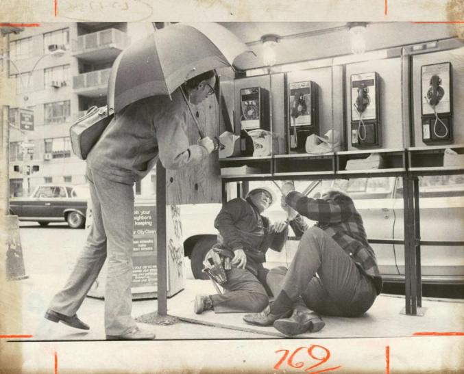 Người dân New York hoài niệm quá khứ khi bốt điện thoại công cộng cuối cùng bị tháo dỡ - Ảnh 12. Người dân New York hoài niệm quá khứ khi bốt điện thoại công cộng cuối cùng bị tháo dỡ - Ảnh 12.