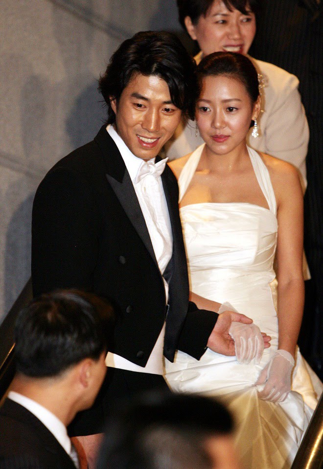 Số phận khác biệt của 2 nàng dâu đế chế Samsung: Người đau đớn nỗi sầu nhung lụa, kẻ may mắn gặp được chân ái - Ảnh 3. Số phận khác biệt của 2 nàng dâu đế chế Samsung: Người đau đớn nỗi sầu nhung lụa, kẻ may mắn gặp được chân ái - Ảnh 3.