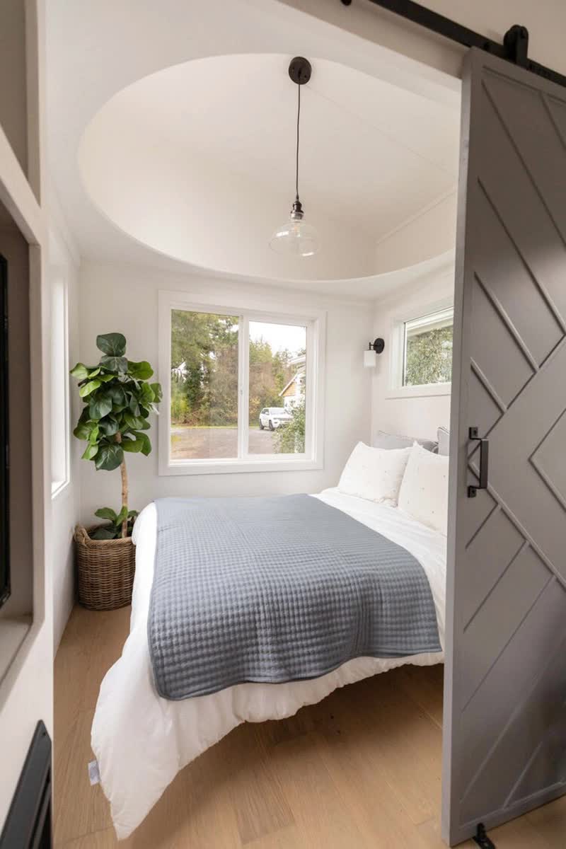 Căn nhà rộng chưa đến 20m² nhưng có thiết kế tiện nghi đến bất ngờ - Ảnh 14. Căn nhà rộng chưa đến 20m² nhưng có thiết kế tiện nghi đến bất ngờ - Ảnh 14.