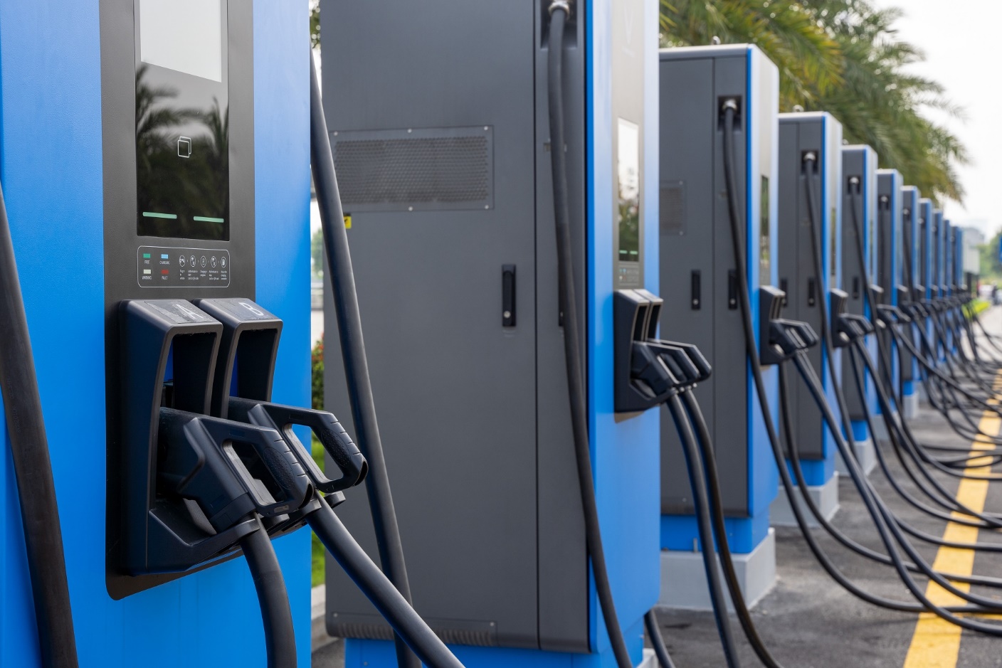 VinFast đã xóa bỏ rào cản giữa người dùng và ô tô điện thế nào? - Ảnh 3. VinFast đã xóa bỏ rào cản giữa người dùng và ô tô điện thế nào? - Ảnh 3.