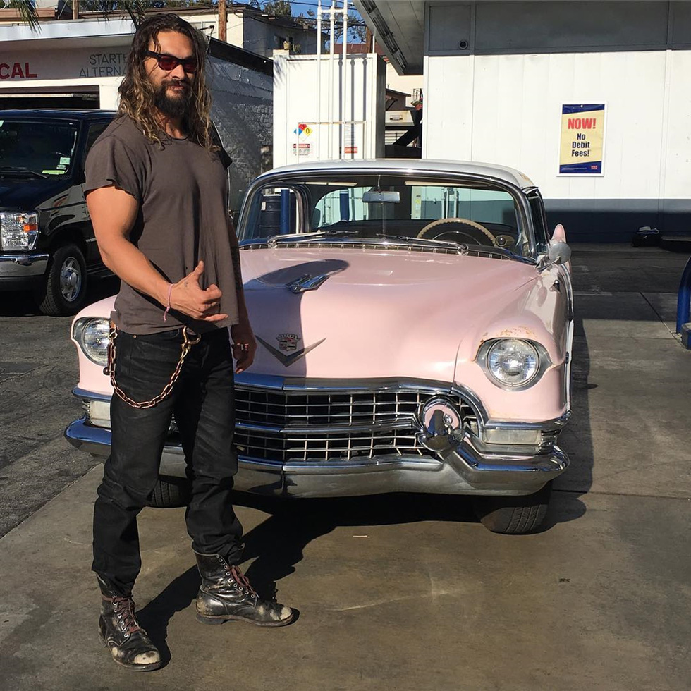 Bộ sưu tập xe của ‘Aquaman’ Jason Momoa: Khiêm tốn một cách khó tin - Ảnh 11. Bộ sưu tập xe của ‘Aquaman’ Jason Momoa: Khiêm tốn một cách khó tin - Ảnh 11.
