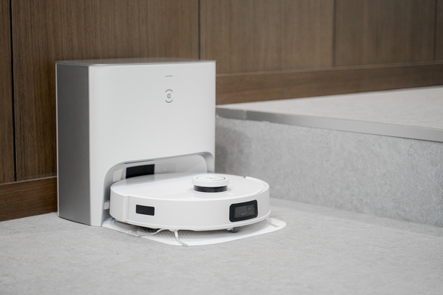 Ecovacs Deebot T10: Lau rung, hút khỏe, tự dọn rác, tích hợp trợ lý ảo và camera an ninh quá xịn - Ảnh 1. Ecovacs Deebot T10: Lau rung, hút khỏe, tự dọn rác, tích hợp trợ lý ảo và camera an ninh quá xịn - Ảnh 1.