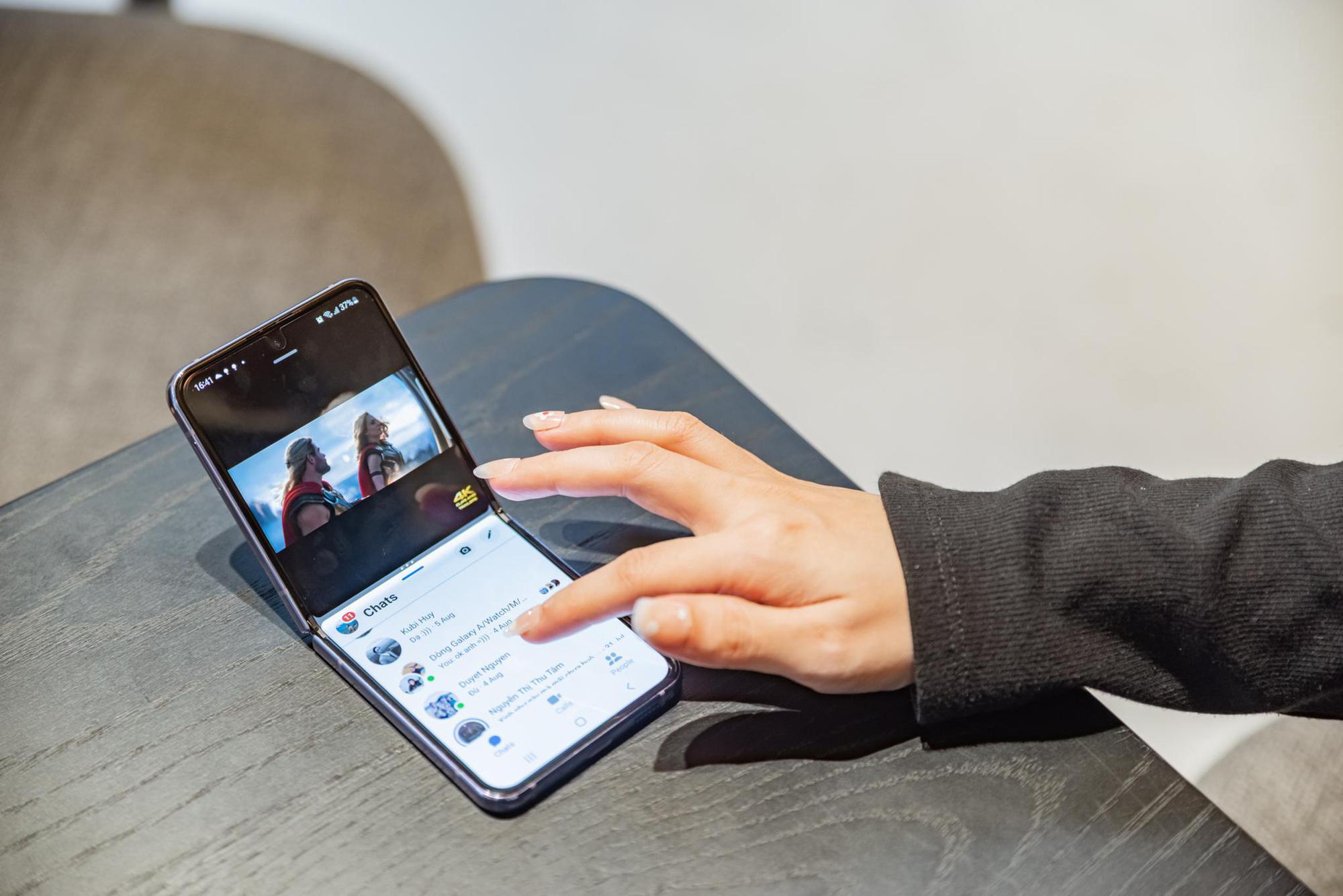 Hào hứng trải nghiệm linh hoạt khi đi du lịch với loạt các tính năng vượt trội của Galaxy Z thế hệ mới - Ảnh 7. Hào hứng trải nghiệm linh hoạt khi đi du lịch với loạt các tính năng vượt trội của Galaxy Z thế hệ mới - Ảnh 7.