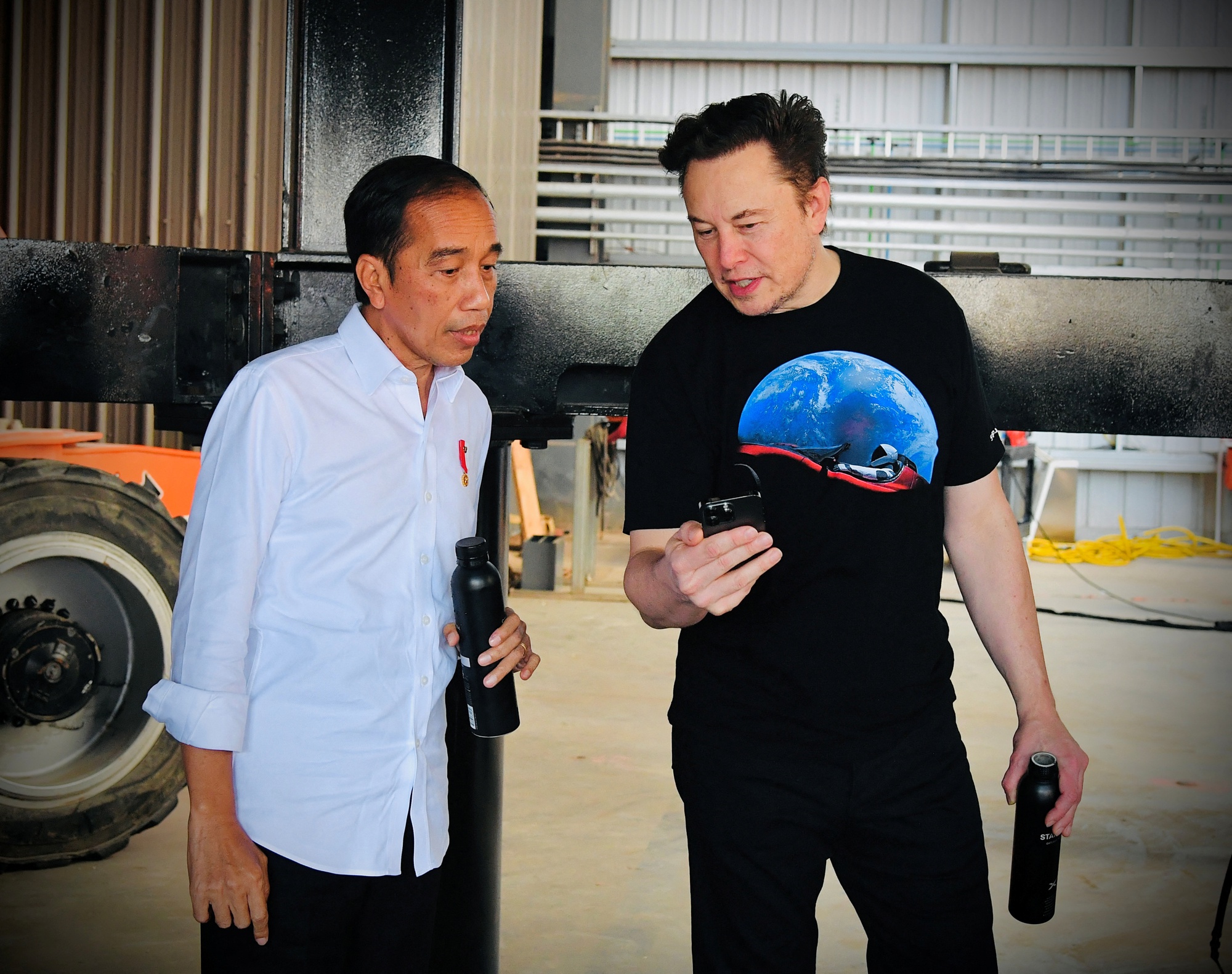 Quốc gia Đông Nam Á này đang có tham vọng mời gọi Elon Musk sản xuất xe điện Tesla - Ảnh 1. Quốc gia Đông Nam Á này đang có tham vọng mời gọi Elon Musk sản xuất xe điện Tesla - Ảnh 1.