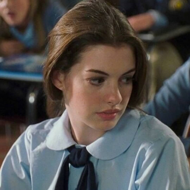 Những mỹ nhân thông minh bậc nhất Hollywood: Người IQ 154, người tốt nghiệp song bằng Oxford nhưng ấn tượng hơn là học vấn 'công chúa' Anne Hathaway - Ảnh 18. Những mỹ nhân thông minh bậc nhất Hollywood: Người IQ 154, người tốt nghiệp song bằng Oxford nhưng ấn tượng hơn là học vấn 'công chúa' Anne Hathaway - Ảnh 18.